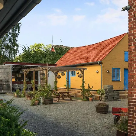 At Arsdale, Solgaarden 6